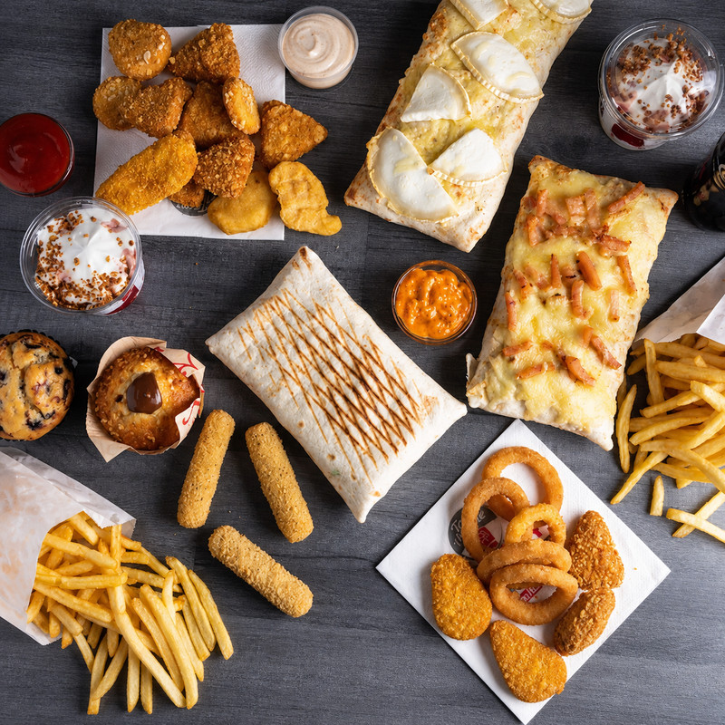 Tacos gratinés, nuggets, frites et desserts vus du dessus, visuel Tacos Avenue