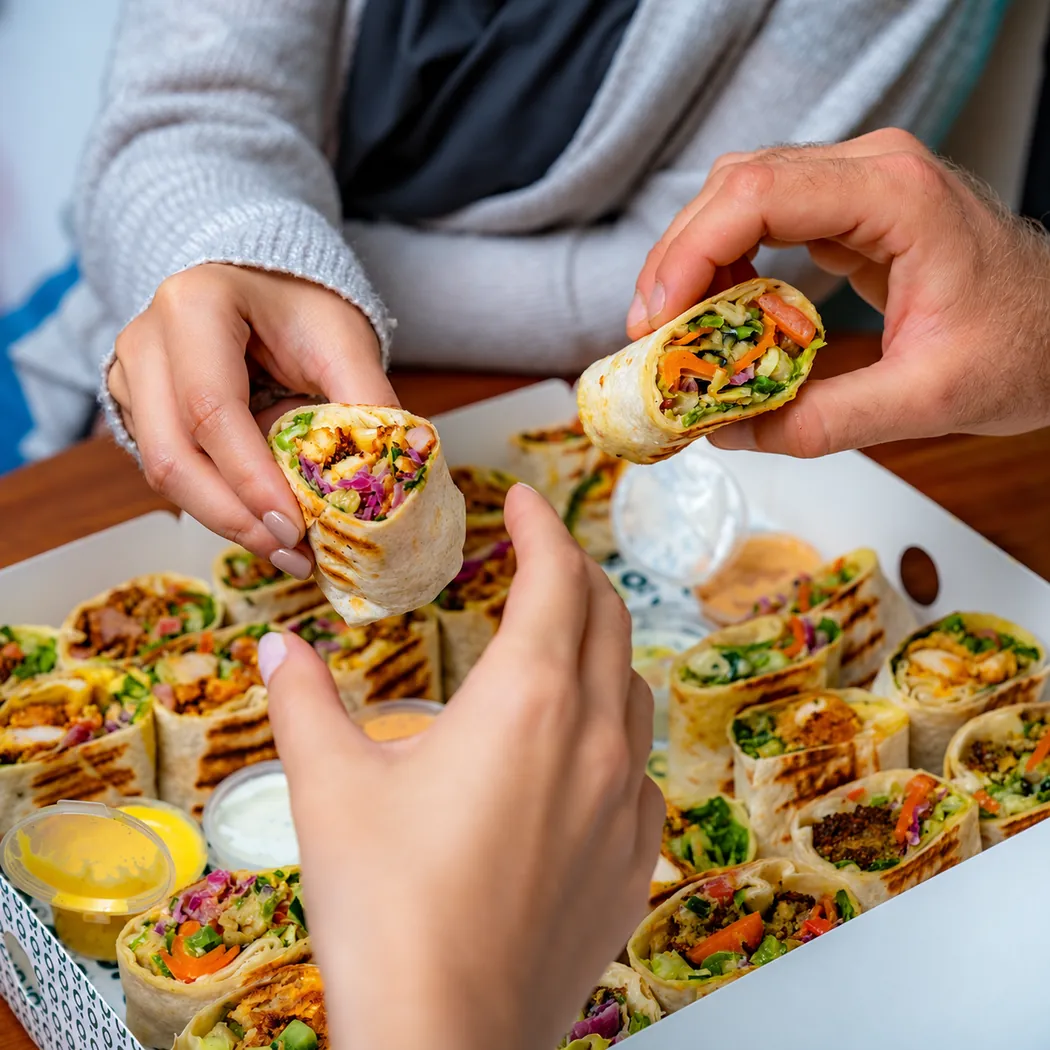 Box de wraps grillés Bönheur partagés entre amis
